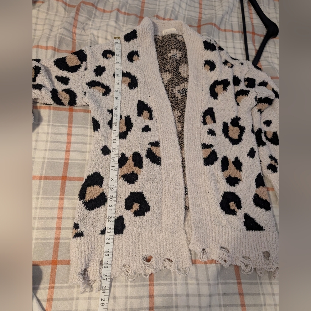 New In Deconstructed Sweater Cardigam - Picture 9 of 10